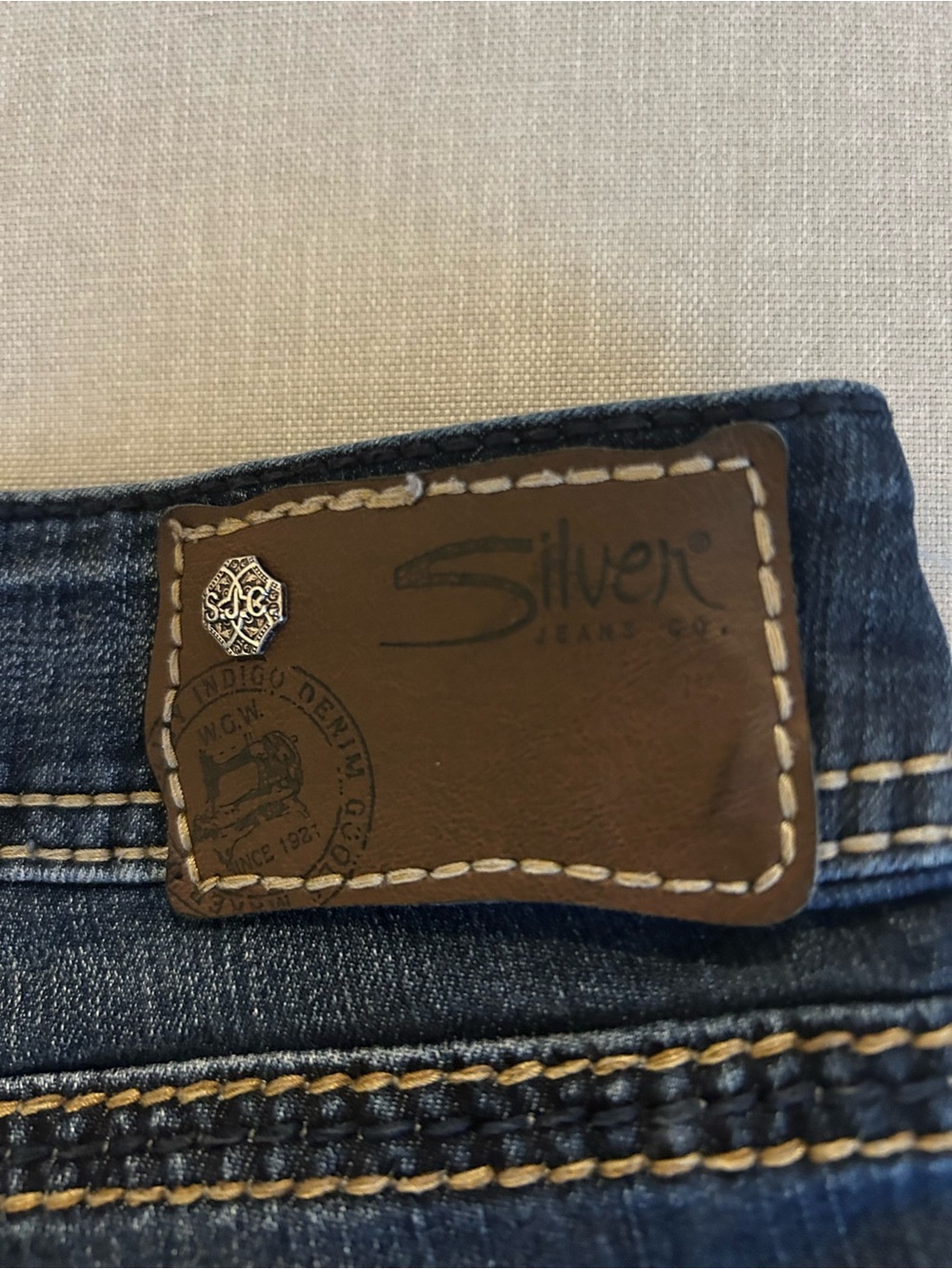 Silver Jeans Dark Blue Bootcut Jeans with Contrast Stitching - Picture 6 of 6